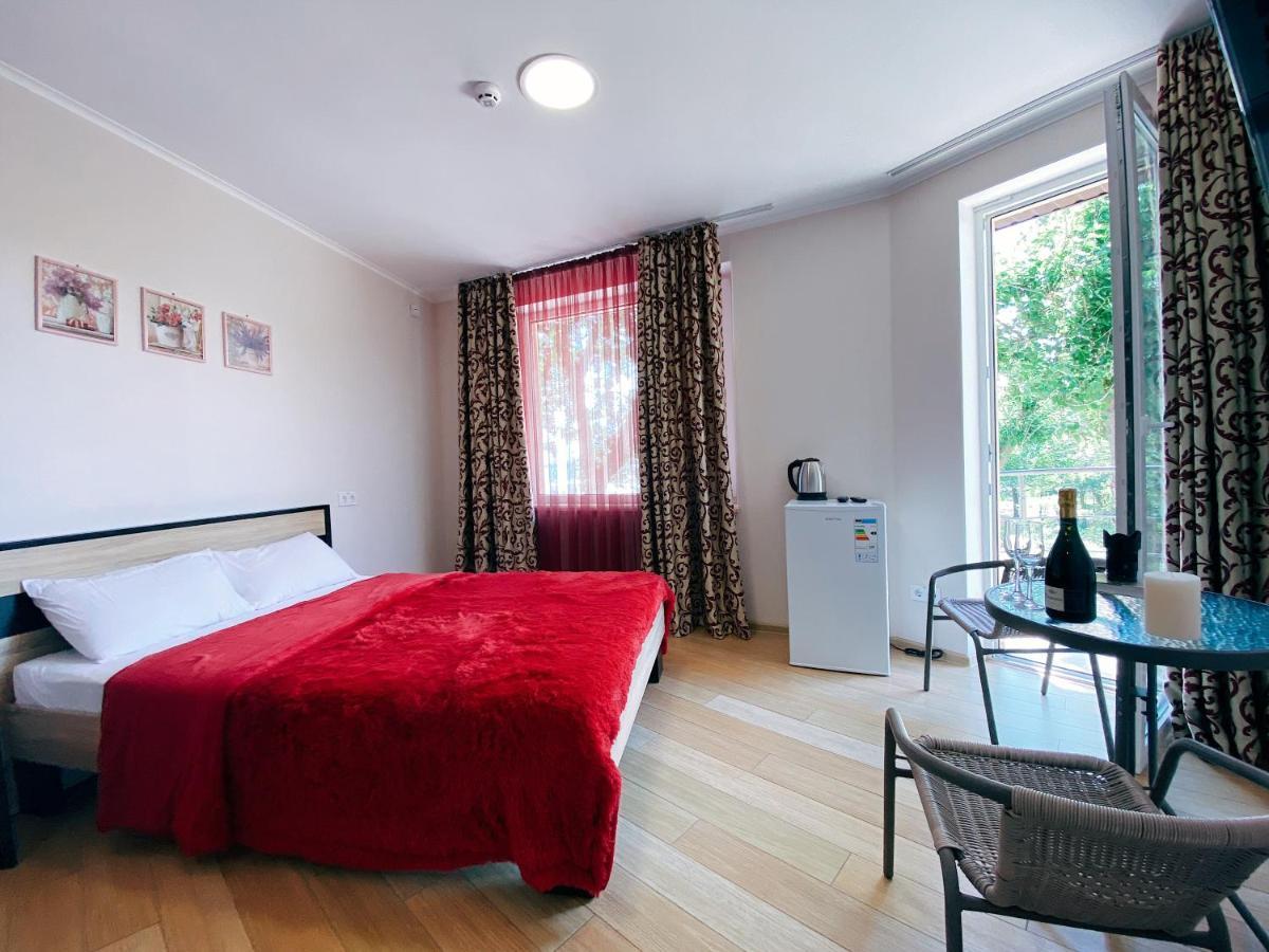 Hotel TsvetOk Odessa Buitenkant foto