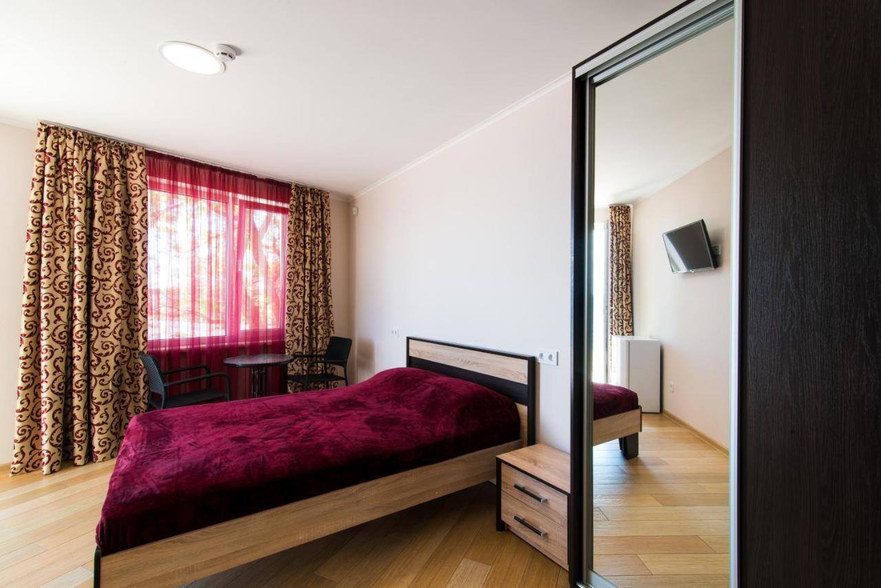 Hotel TsvetOk Odessa Buitenkant foto