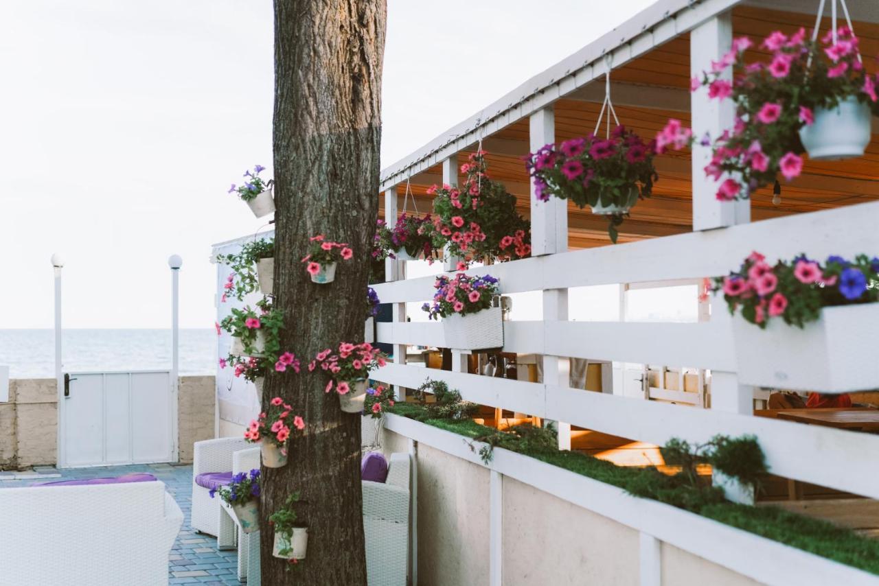 Hotel TsvetOk Odessa Buitenkant foto