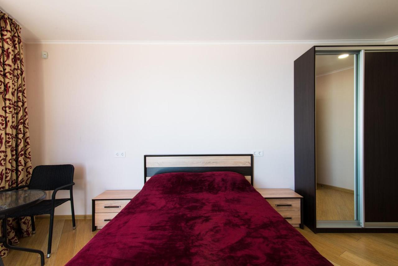 Hotel TsvetOk Odessa Buitenkant foto