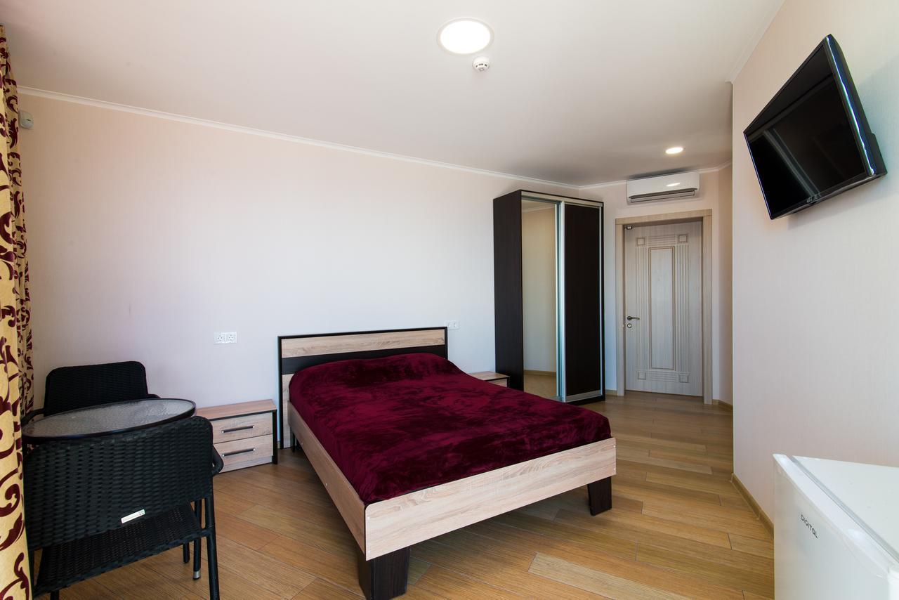Hotel TsvetOk Odessa Buitenkant foto