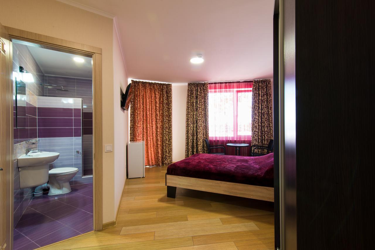 Hotel TsvetOk Odessa Buitenkant foto