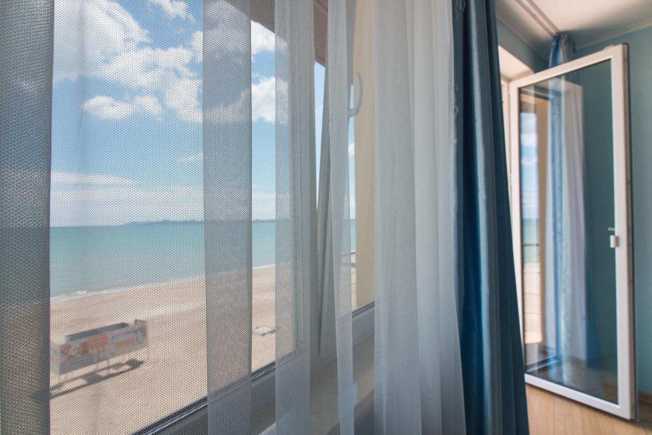 Hotel TsvetOk Odessa Buitenkant foto