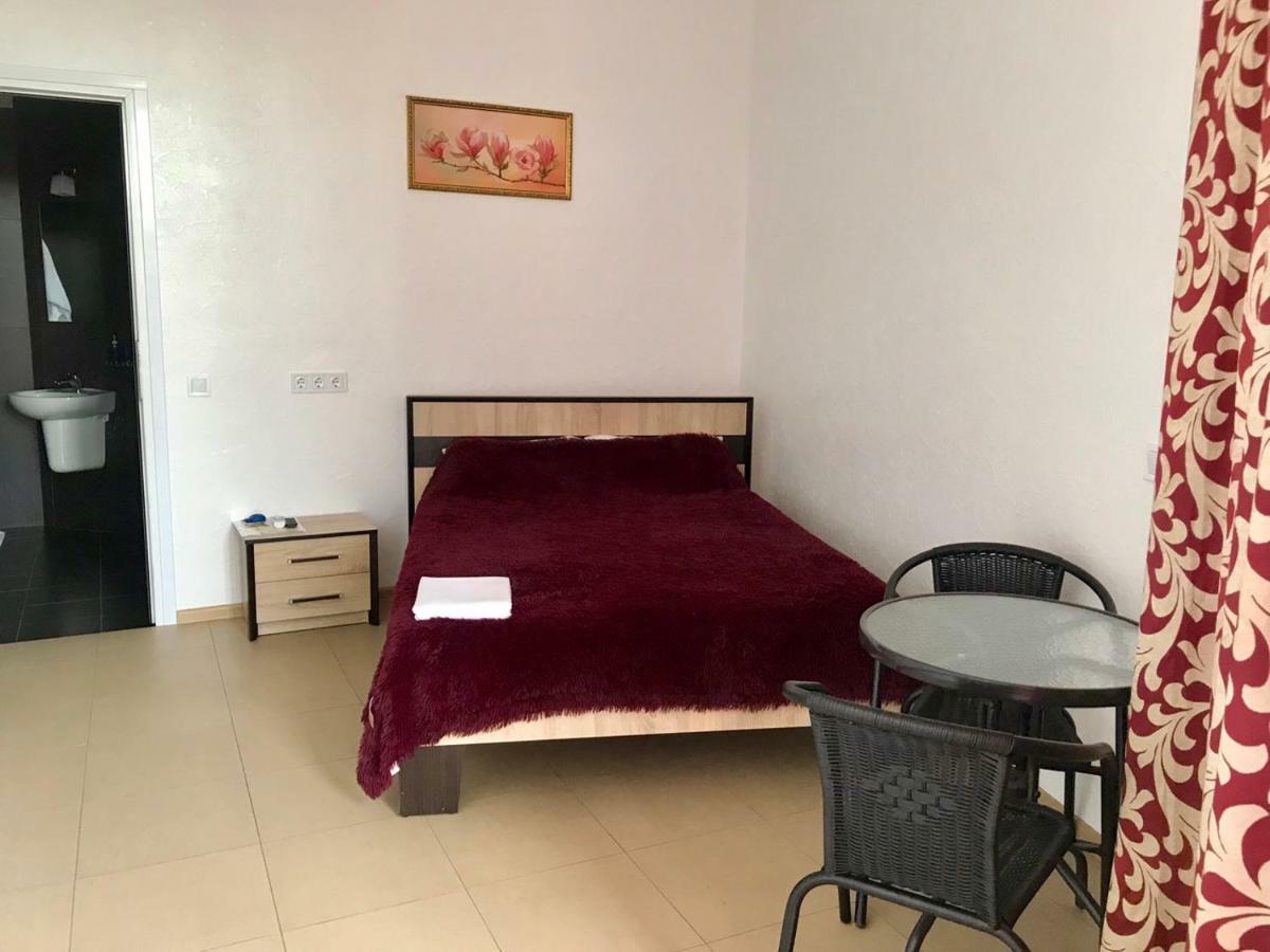 Hotel TsvetOk Odessa Buitenkant foto